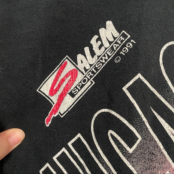 Vintage single stitched 1991 Chicago Bulls tshirt - Picture 11 of 12